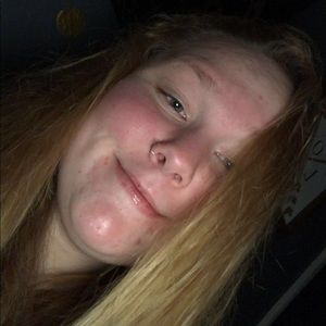 Meet your Posher, Chloe